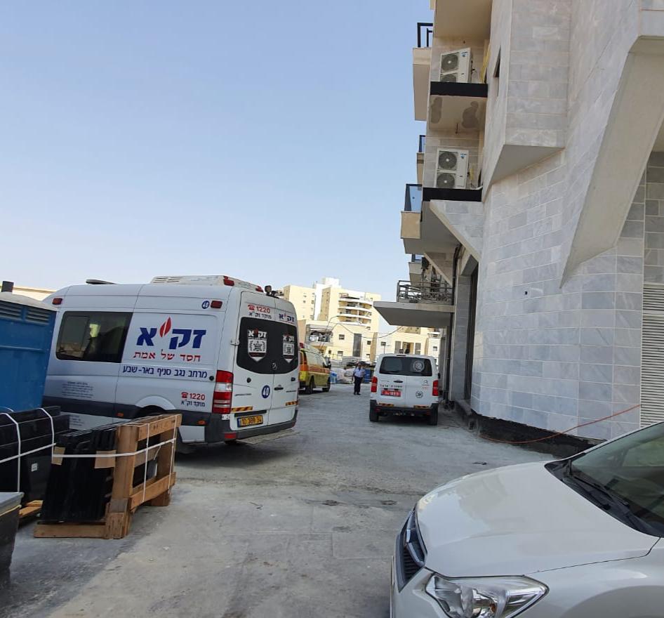 זירת התאונה ברח' יוסף בורג (צילום: דוברות זק''א)